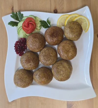 Vegane Kubba mit Mangold, Zwiebeln, Kürbis und Walnüssen – Fingerfood Catering Berlin