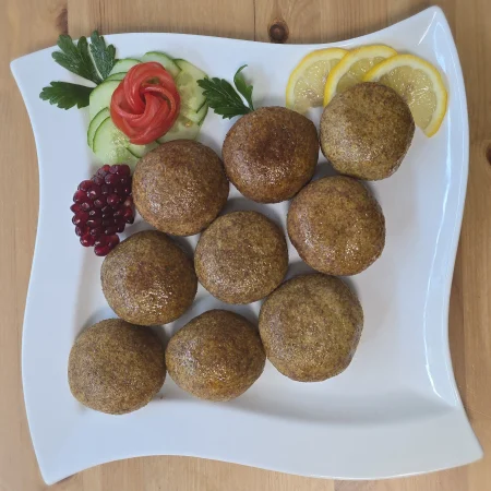 Vegane Kubba mit Mangold, Zwiebeln, Kürbis und Walnüssen – Fingerfood Catering Berlin