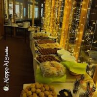 Dessertbuffet mit Baklava und Süßigkeiten
